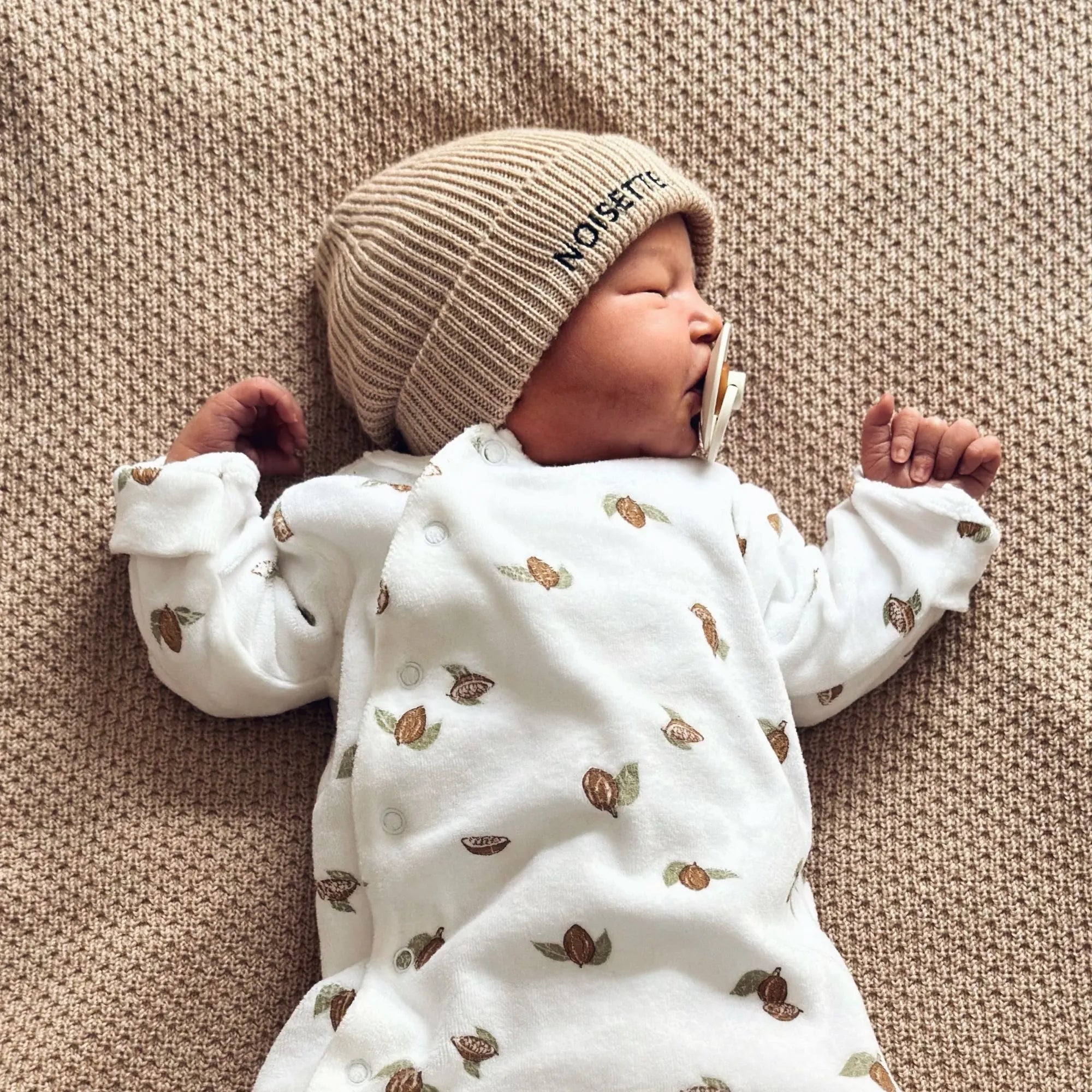 Tenue de naissance pyjama+bonnet+chaussons